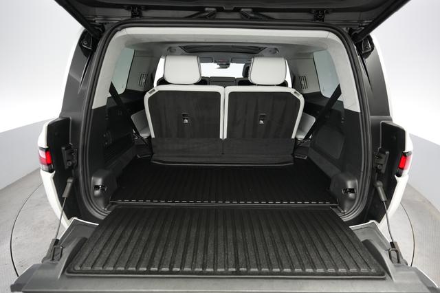 2024 Rivian R1S — photo 6 of 24