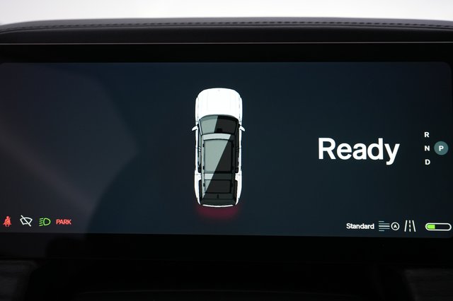 2024 Rivian R1S — photo 23 of 24