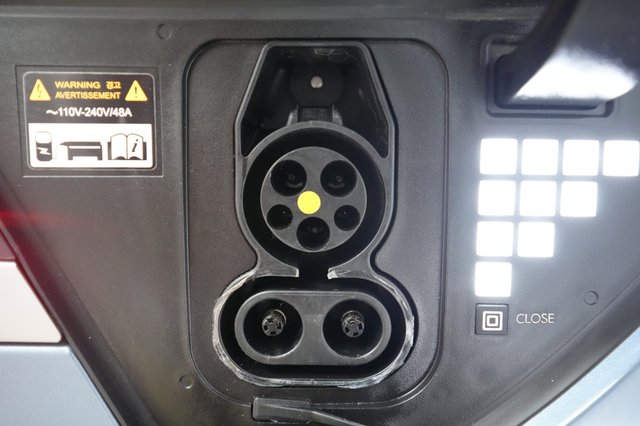 2024 Hyundai IONIQ 5 — photo 8 of 21