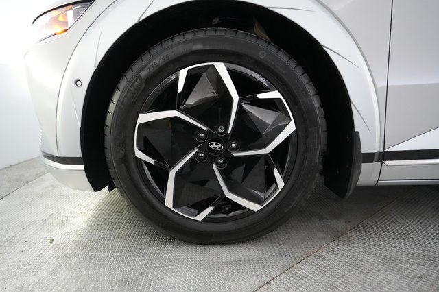 2024 Hyundai IONIQ 5 — photo 15 of 26