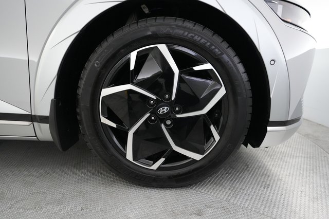 2024 Hyundai IONIQ 5 — photo 16 of 26