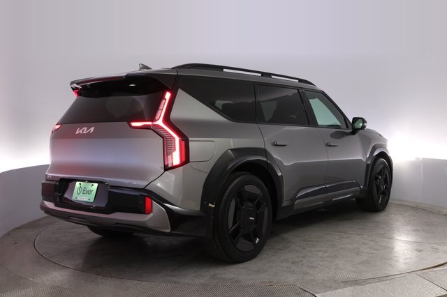 2024 Kia EV9 — photo 2 of 29