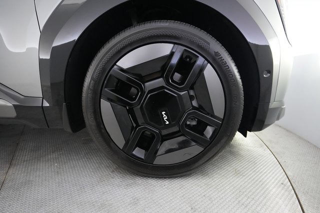 2024 Kia EV9 — photo 16 of 29