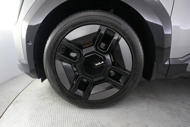 2024 Kia EV9 — photo 15 of 29