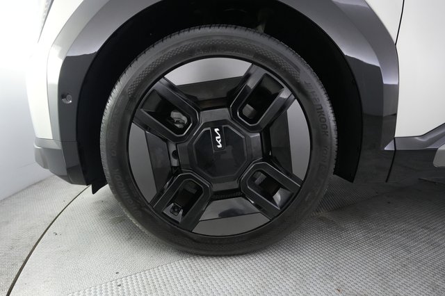 2024 Kia EV9 — photo 15 of 23