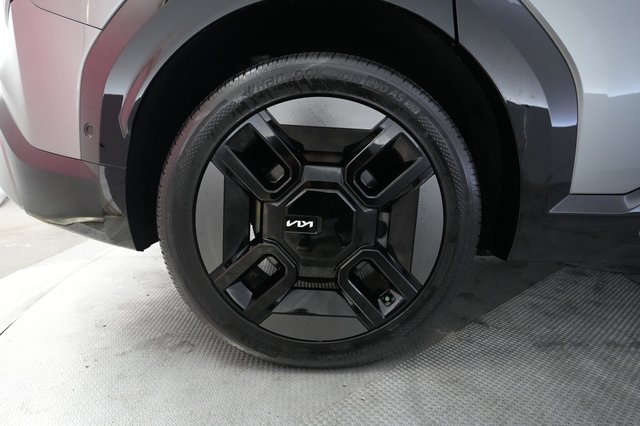 2024 Kia EV9 — photo 17 of 27