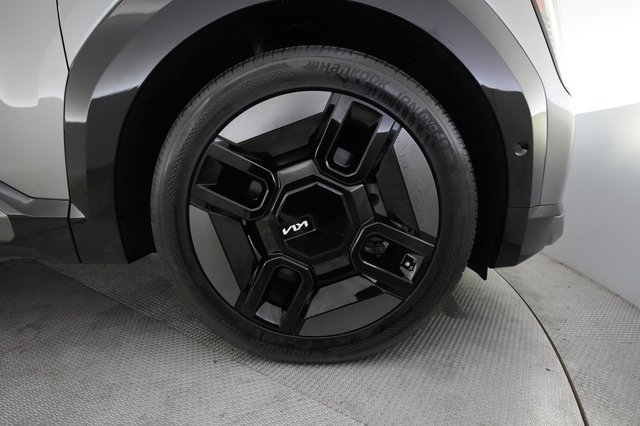 2024 Kia EV9 — photo 16 of 27
