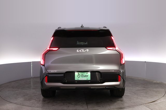 2024 Kia EV9 — photo 12 of 27