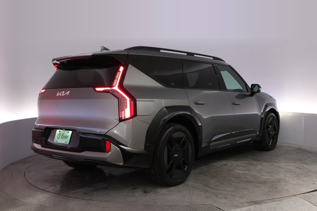 2024 Kia EV9 — photo 2 of 27