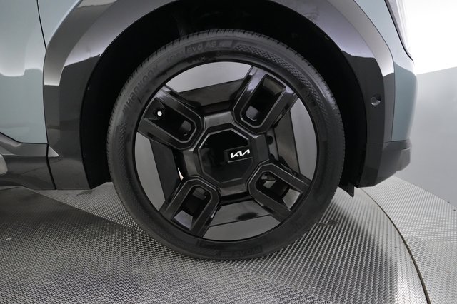 2024 Kia EV9 — photo 16 of 26