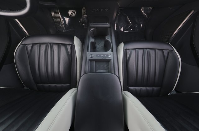 2024 Kia EV9 — photo 24 of 26