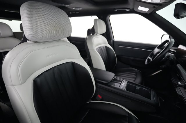 2024 Kia EV9 — photo 18 of 26