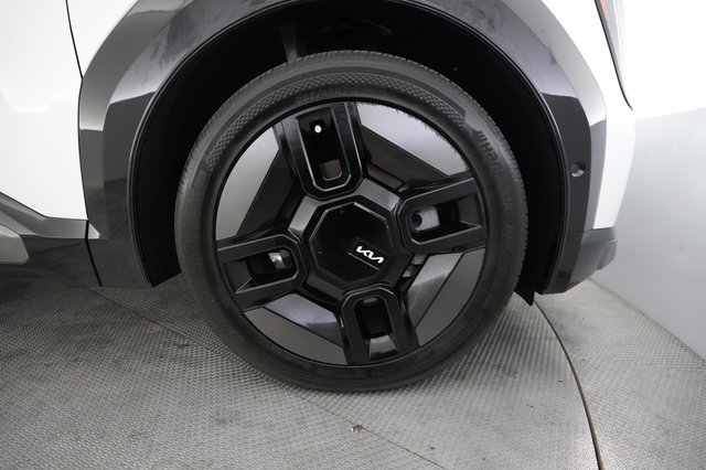 2024 Kia EV9 — photo 16 of 27