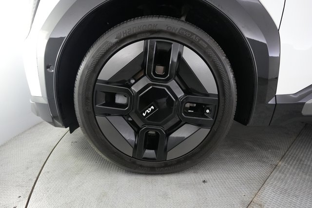 2024 Kia EV9 — photo 15 of 27