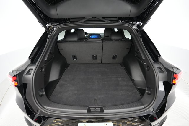 2024 Chevrolet Equinox EV — photo 6 of 18