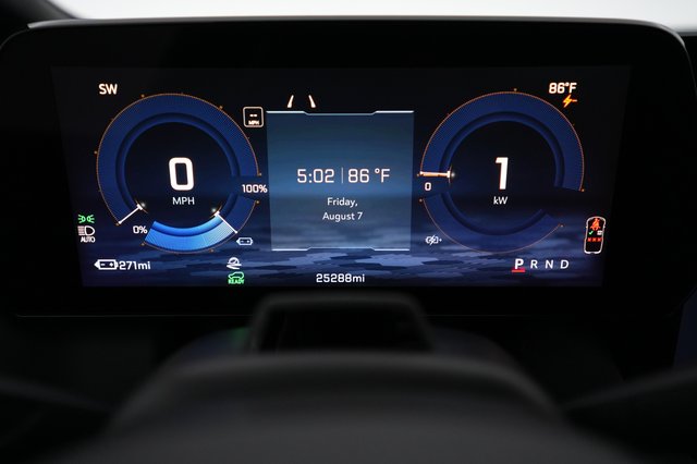 2024 Chevrolet Equinox EV — photo 5 of 18