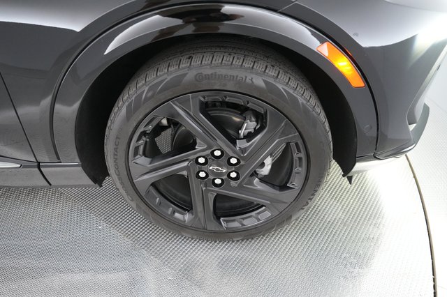 2024 Chevrolet Equinox EV — photo 13 of 18