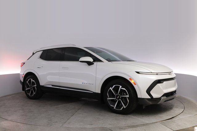 2024 Chevrolet Equinox EV — photo 11 of 24