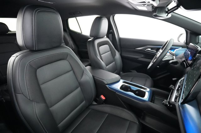 2024 Chevrolet Equinox EV — photo 18 of 24