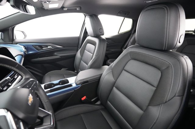 2024 Chevrolet Equinox EV — photo 3 of 24