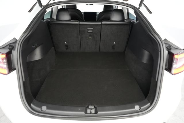 2021 Tesla Model Y — photo 6 of 24