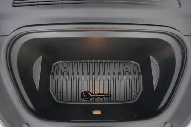 2021 Tesla Model Y — photo 22 of 24