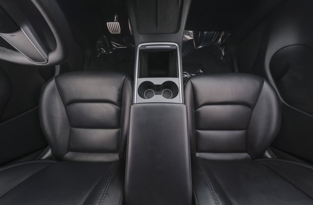 2021 Tesla Model Y — photo 21 of 24
