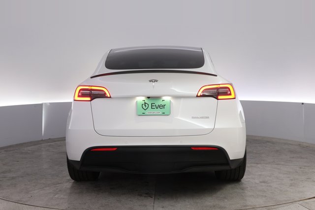 2021 Tesla Model Y — photo 12 of 24