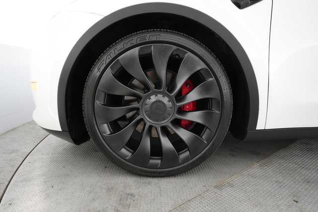 2021 Tesla Model Y — photo 15 of 24