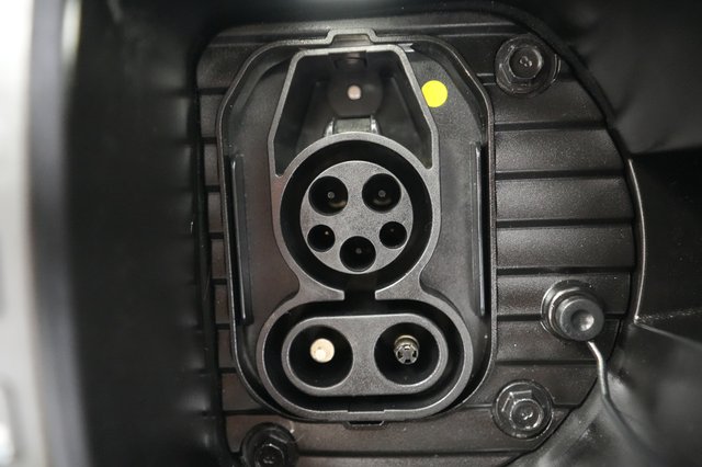 2023 Hyundai IONIQ 6 — photo 8 of 22