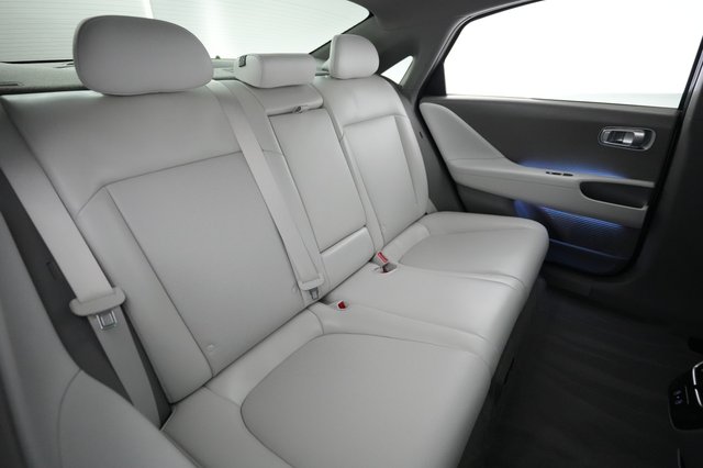 2023 Hyundai IONIQ 6 — photo 4 of 22