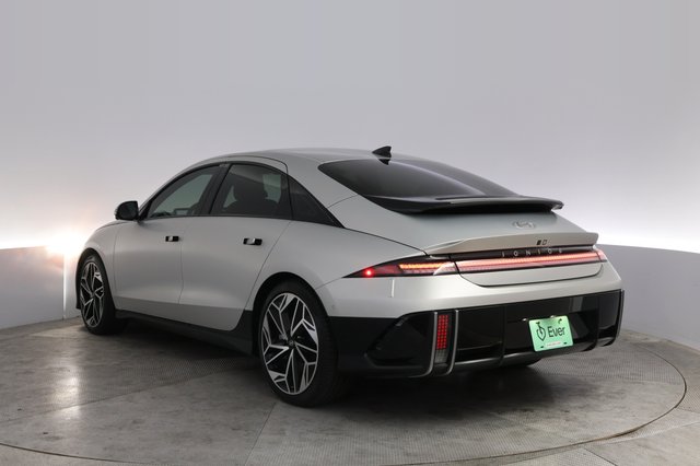 2023 Hyundai IONIQ 6 — photo 13 of 22
