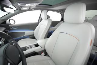 2023 Hyundai IONIQ 6 — photo 3 of 22