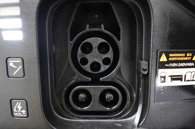 2023 Kia EV6 — photo 8 of 25
