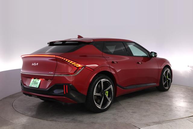 2023 Kia EV6 — photo 2 of 25