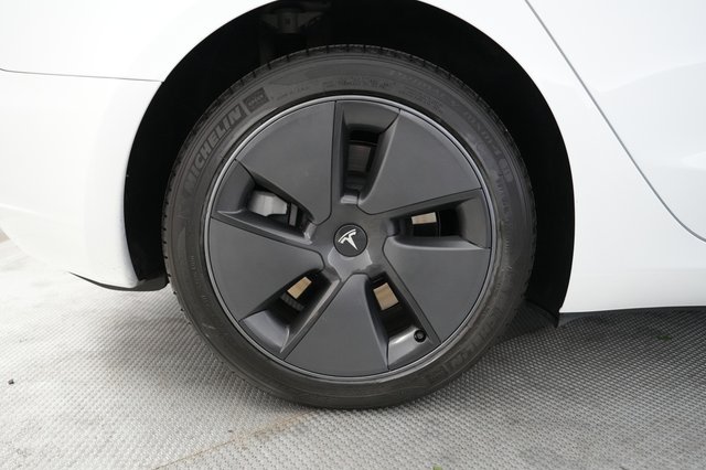 2023 Tesla Model 3 — photo 17 of 23