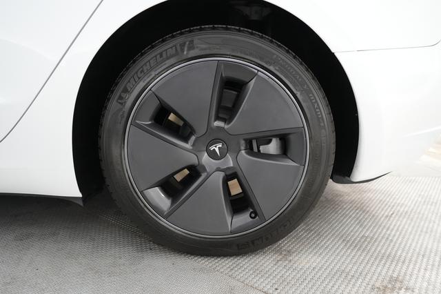 2023 Tesla Model 3 — photo 7 of 23