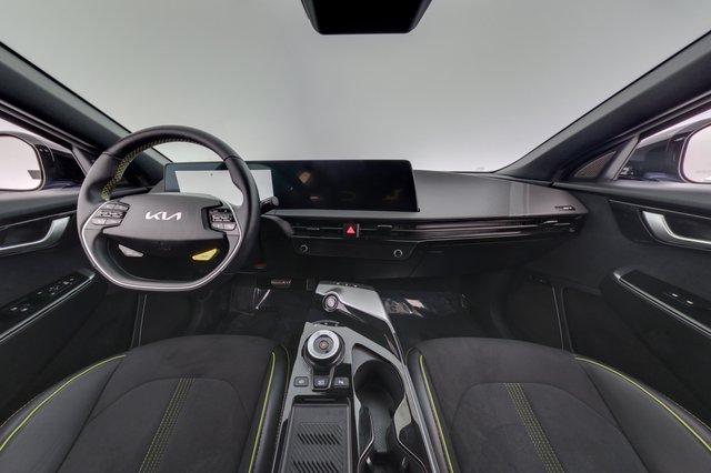 2024 Kia EV6 — photo 21 of 27