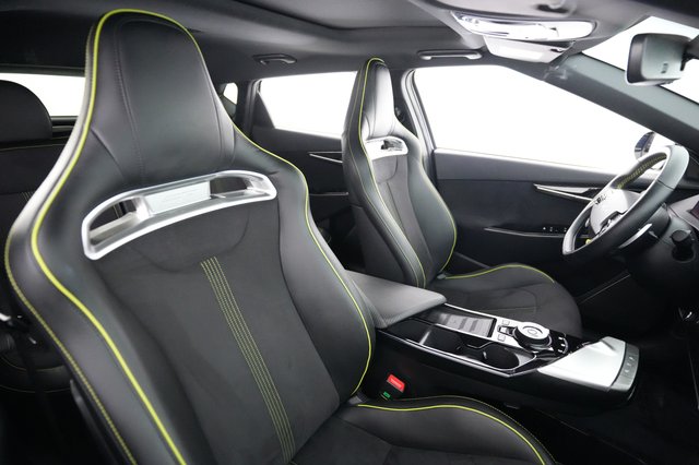 2024 Kia EV6 — photo 18 of 27