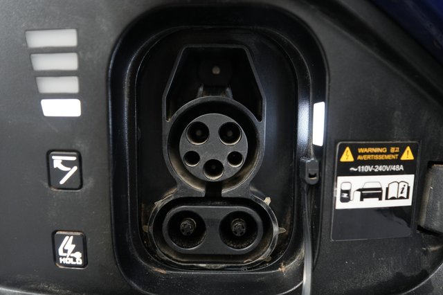 2024 Kia EV6 — photo 8 of 27