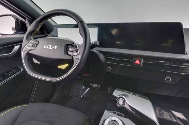 2024 Kia EV6 — photo 20 of 27