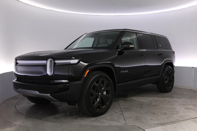 2025 Rivian R1S — VIN 7PDSGBBAXSN072733