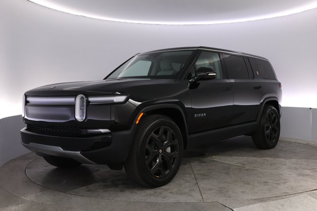 2025 Rivian R1S — VIN 7PDSGBBAXSN072733