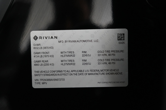 2025 Rivian R1S