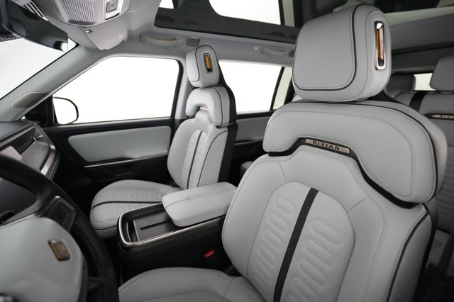 2025 Rivian R1S — photo 3 of 24