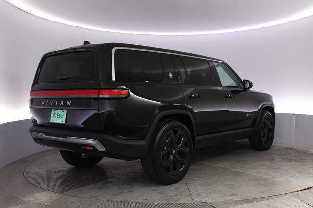 2025 Rivian R1S — photo 2 of 24
