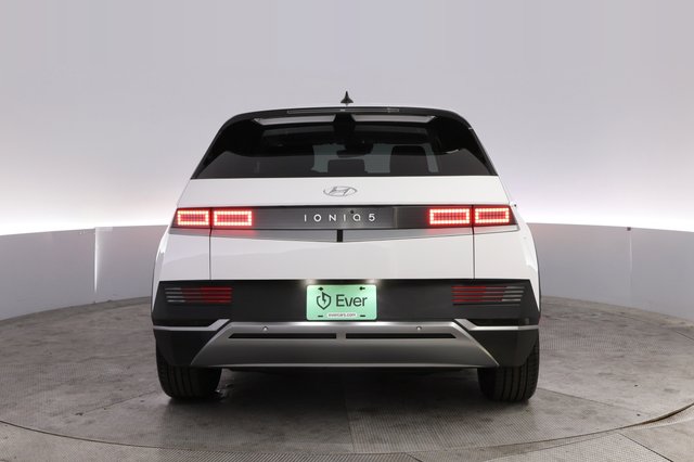 2024 Hyundai IONIQ 5 — photo 12 of 21