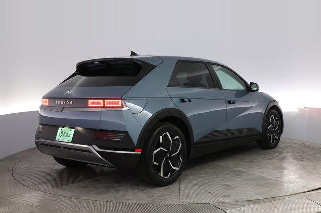 2024 Hyundai IONIQ 5 — photo 2 of 21