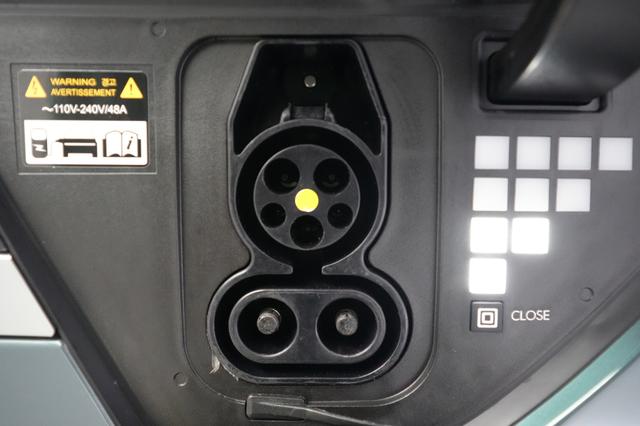 2024 Hyundai IONIQ 5 — photo 8 of 22