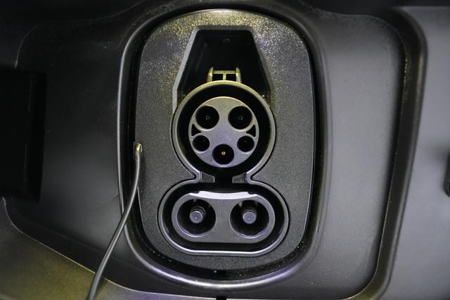 2024 Chevrolet Equinox EV — photo 8 of 23
